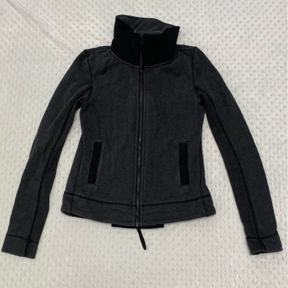 Lululemon Jacket (size 8) - Picture 2 of 10